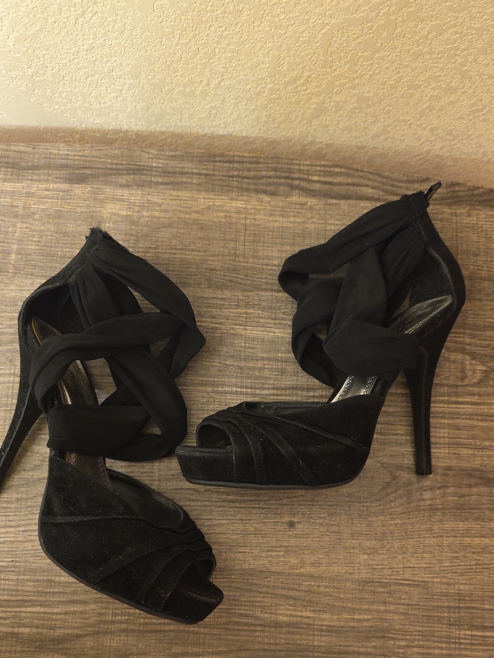 Anne Michelle Black Wrap-Style Peep-Toe Stiletto Heels Size 9